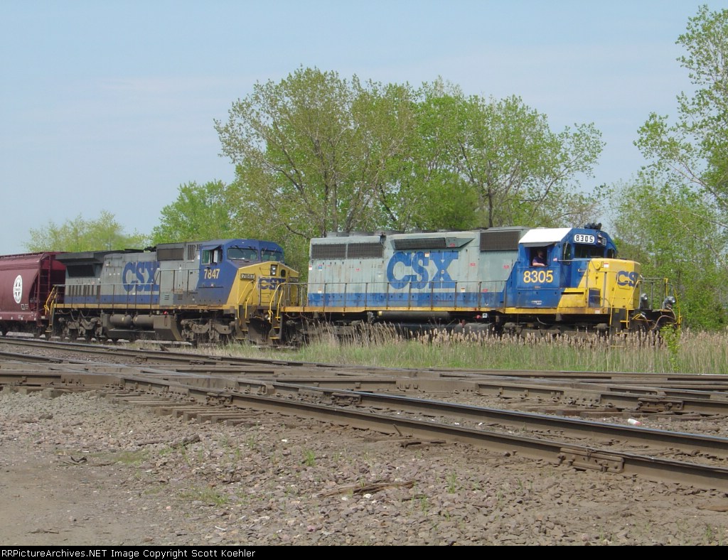 CSX 8305